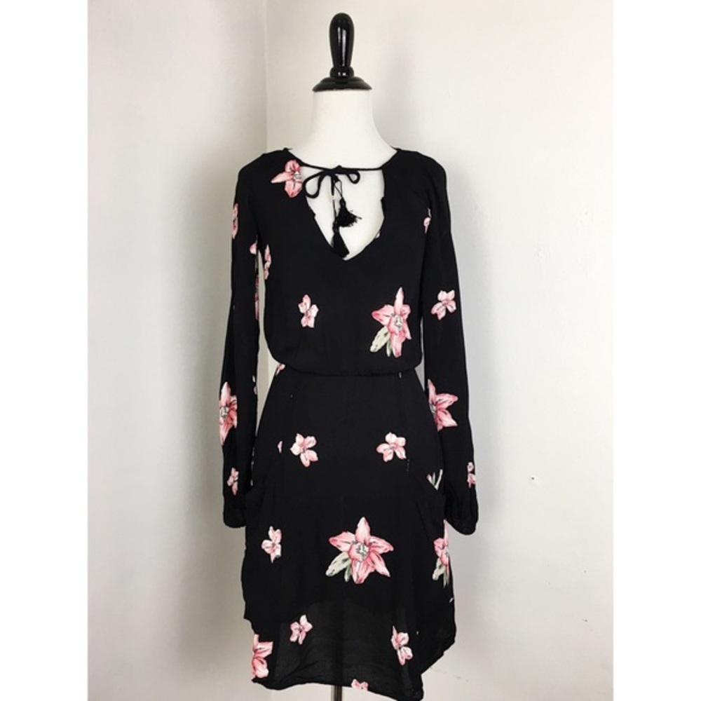 Reformation 🌸 Black Long Sleeve Dress - Size 2
